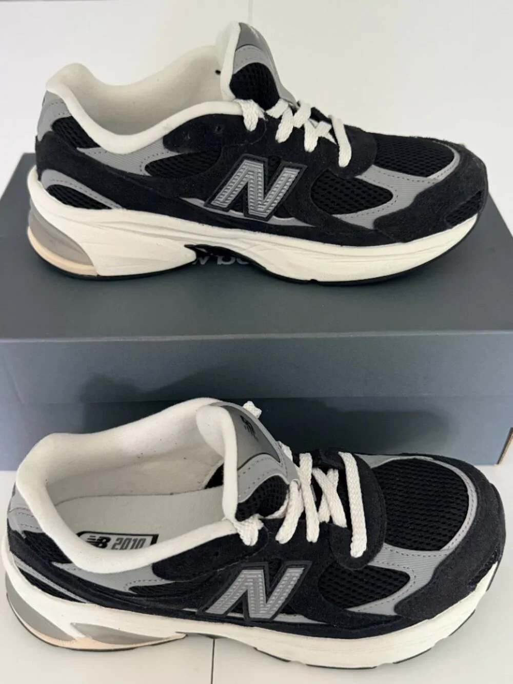New Balance 2010 Boys Black/Shadow Grey Shoe Sz 4.5 G201088B Athletic Unisex